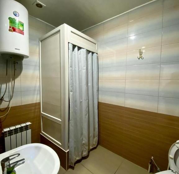 اتاق استاندارد سه نفره, 5realov