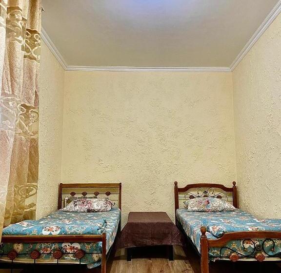 اتاق استاندارد, 5realov