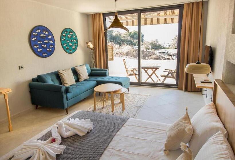 Номер Deluxe Вид на Море Боковой, Casa Bo Boğaziçi Butik Otel