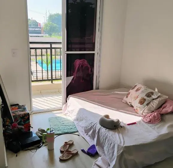 اتاق استاندارد یک تخته با بالکن, Deck Hostel