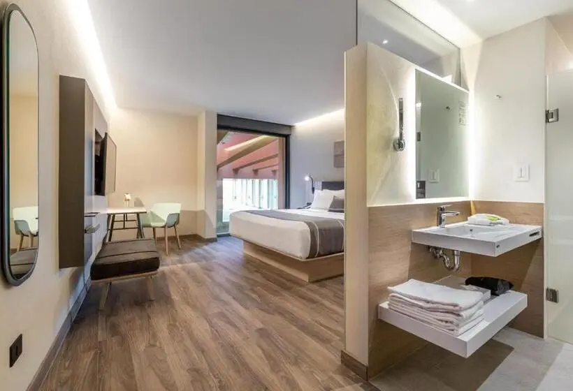 キングサイズベッドのスタンダードルーム, City Express Plus By Marriott Monterrey Centro