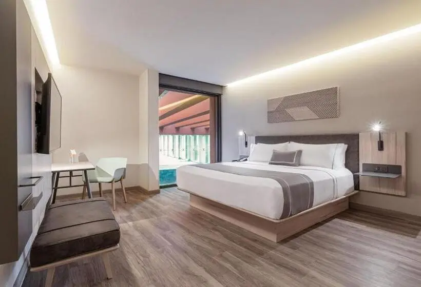 キングサイズベッドのスイートルーム, City Express Plus By Marriott Monterrey Centro