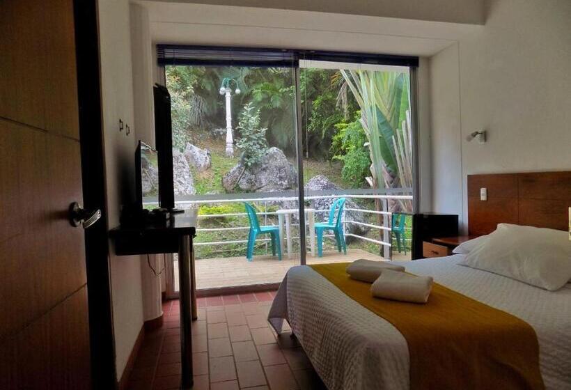 غرفة قياسية مزوَّدة بشُرفة, Guanahanì Sede Campestre