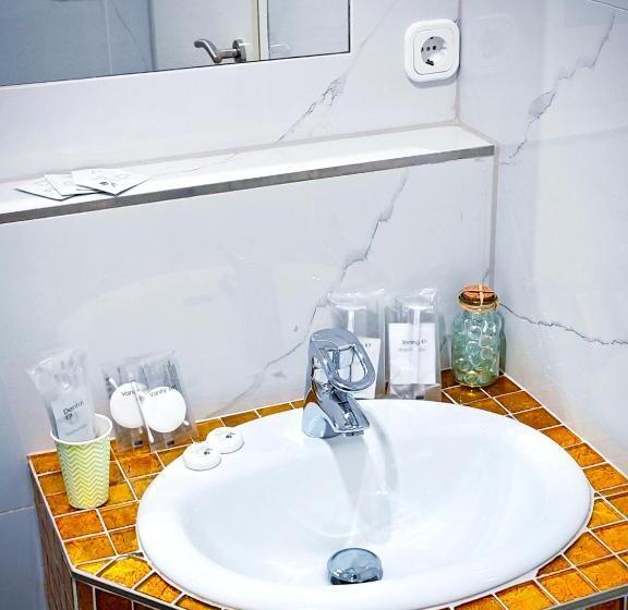 패밀리 스위트, Jakz