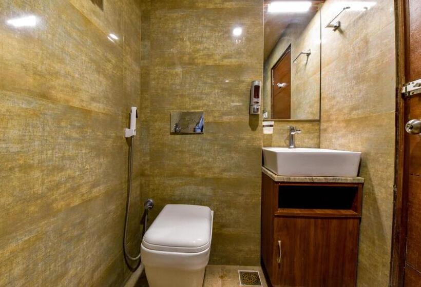 اتاق لوکس, Naivara