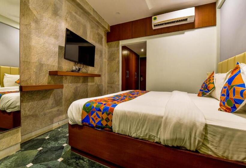 اتاق لوکس, Naivara