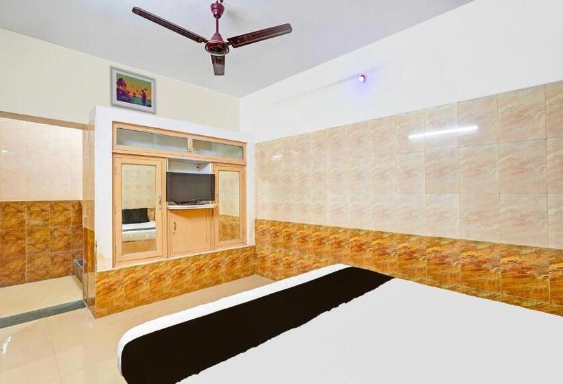 חדר קלאסי לשלושה, O Queen Shell Residency