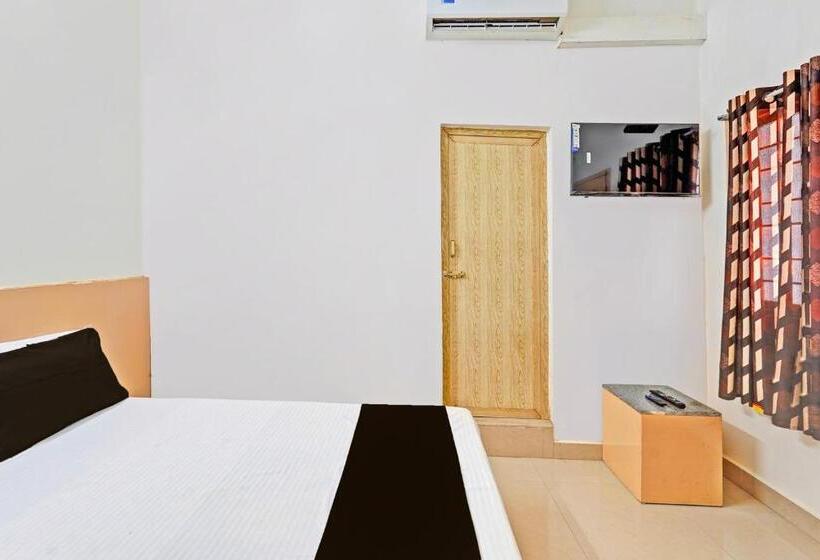 חדר קלאסי לשלושה, O Queen Shell Residency