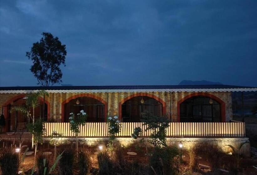 חדר פרמיום לארבעה, Sam S Country Ranch