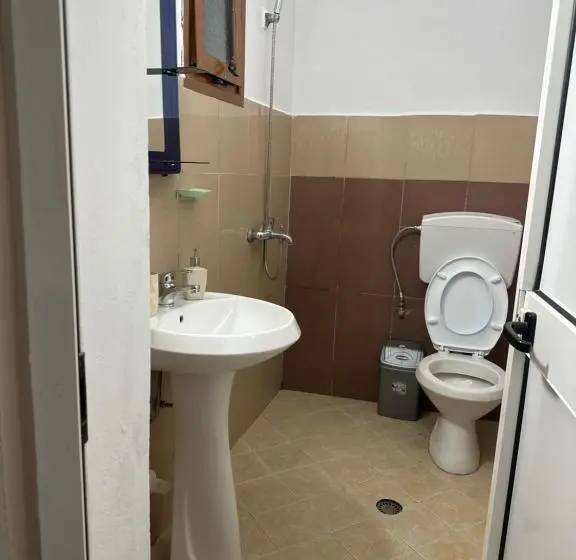 اتاق لوکس, Del Mar Vlore