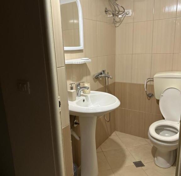 اتاق لوکس, Del Mar Vlore