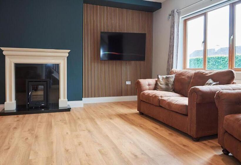 Номер Стандарт Трехместный, Dromod Suites