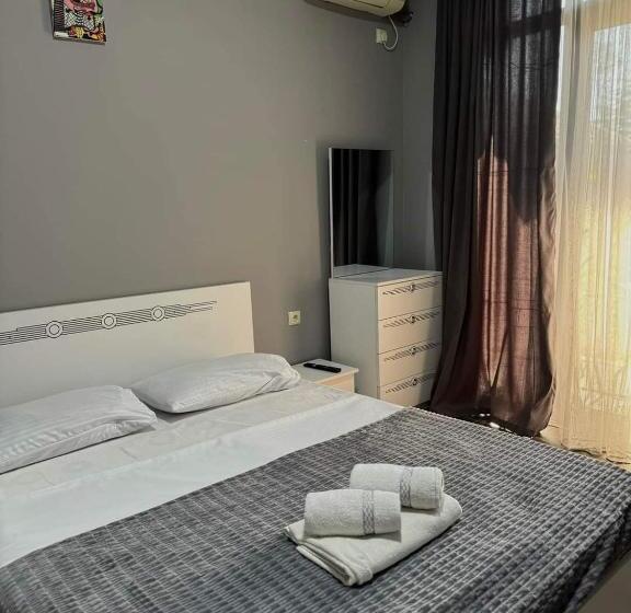 اتاق استاندارد با بالکن, Family Hotel 464