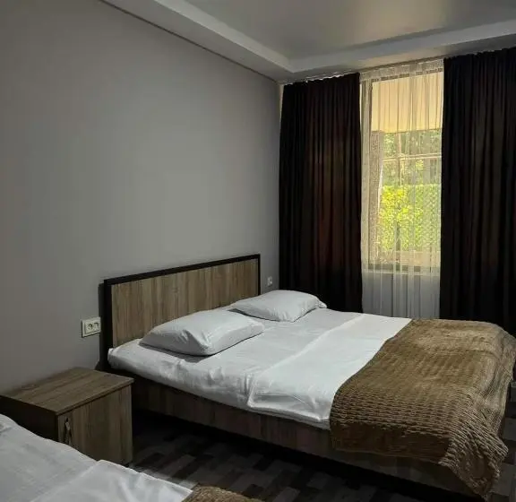 اتاق استاندارد سه نفره, Family Hotel 464