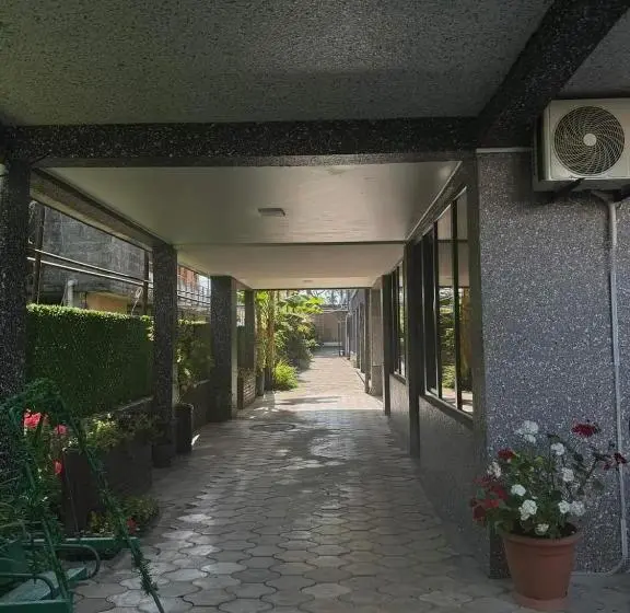 اتاق استاندارد سه نفره, Family Hotel 464