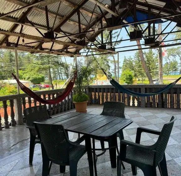 اتاق خانوادگی با چشمانداز دریا, Family Hotel 464