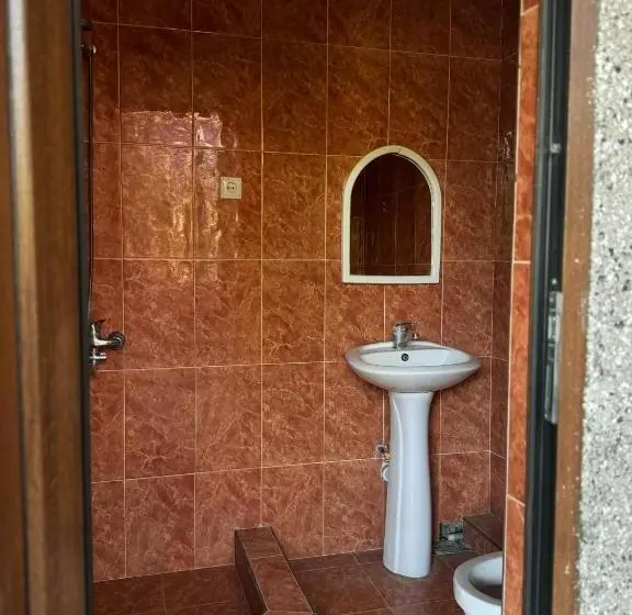اتاق خانوادگی با چشمانداز دریا, Family Hotel 464