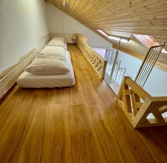 スタンダード４人部屋, Interlaken Saberana Studio 11