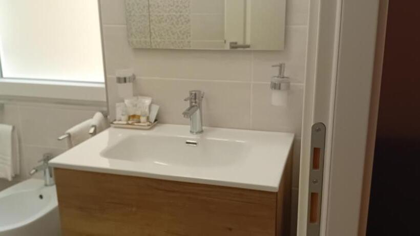 اتاق استاندارد چهار تخته, Rondinini Flam Affittacamere