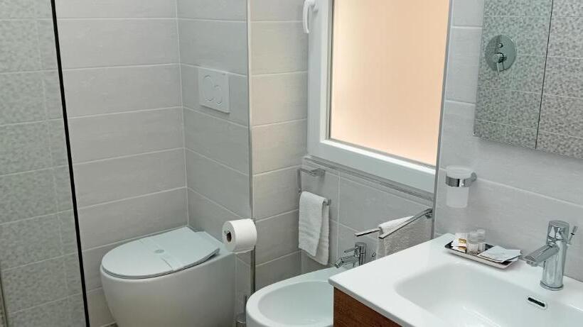 اتاق استاندارد چهار تخته, Rondinini Flam Affittacamere