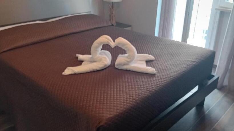 اتاق استاندارد چهار تخته, Rondinini Flam Affittacamere