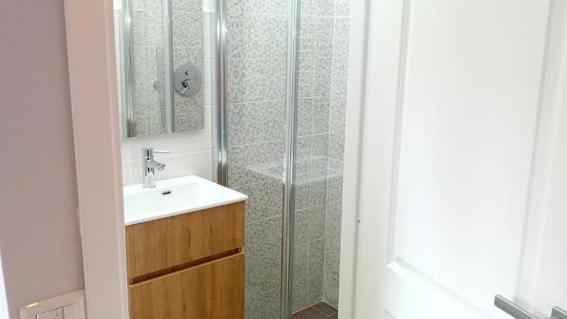 اتاق استاندارد, Rondinini Flam Affittacamere