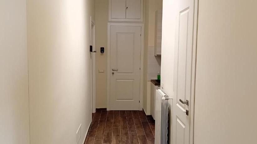 اتاق استاندارد, Rondinini Flam Affittacamere