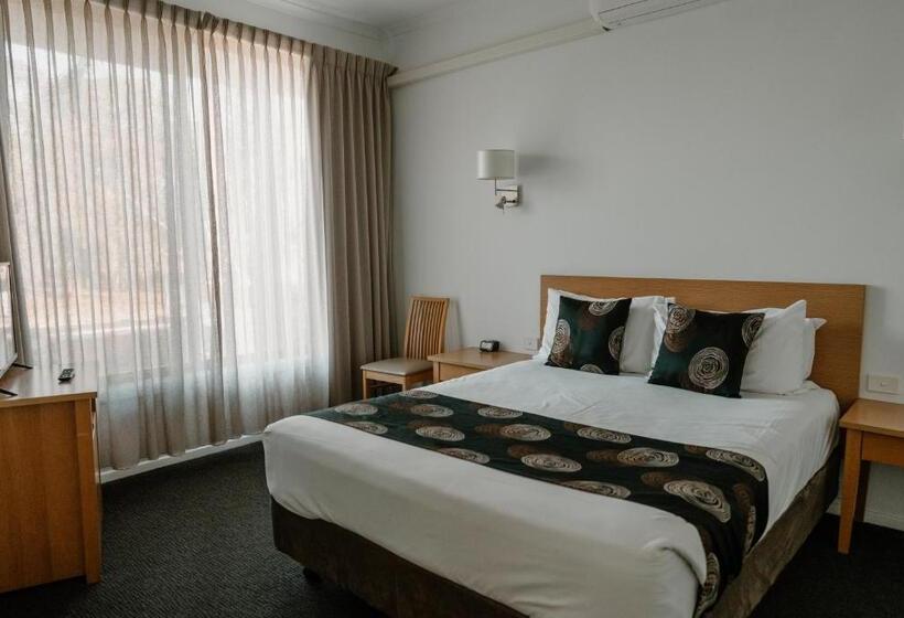 דירת חדר, Lake Mulwala Boatel