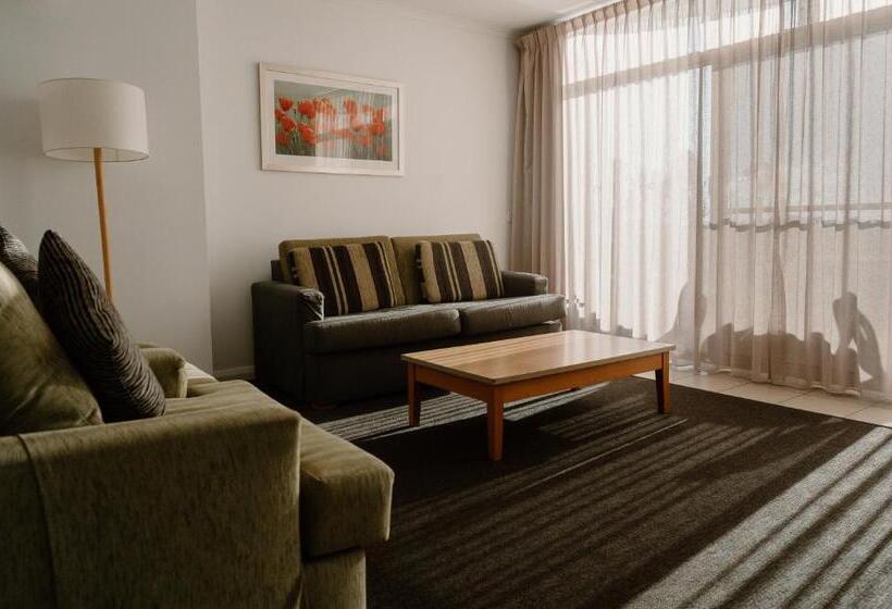 דירת חדר, Lake Mulwala Boatel