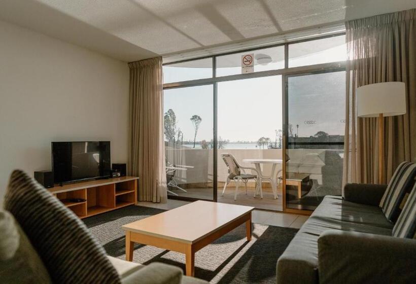 דירת שני חדרים, Lake Mulwala Boatel