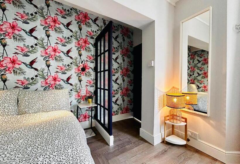 Студия Стандарт, Rest Boutique Acton