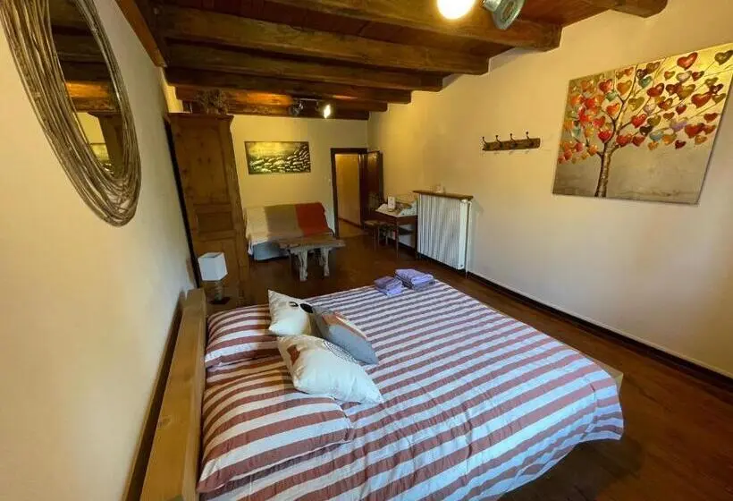 Standard Neljän Hengen Huone, Chambres D Hôtes Avec Entrée Privative Au Calme Dans Maison De Village