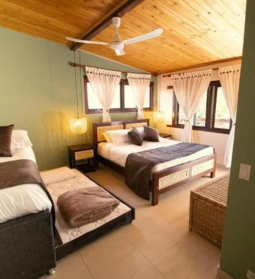 ガーデンビュースタンダード4ベッドルーム, Finca Turística Marquesa Wellness Hospedaje, Desayuno Y Day Spa