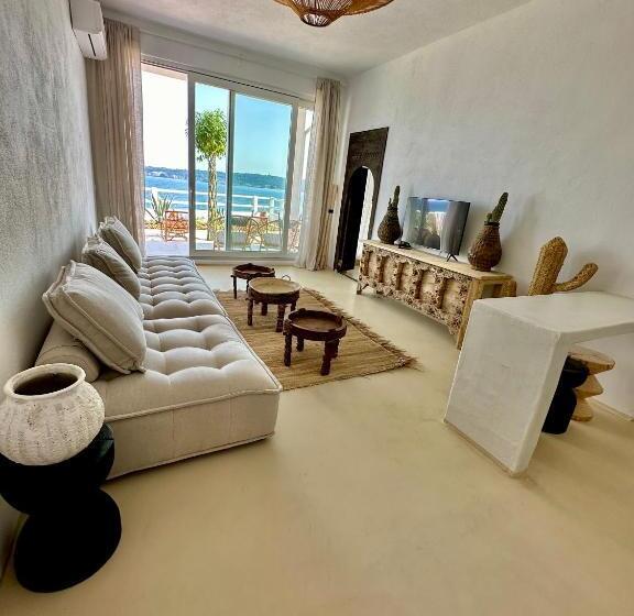 带1个卧室的带海景的公寓, Casa De Oro Lujo