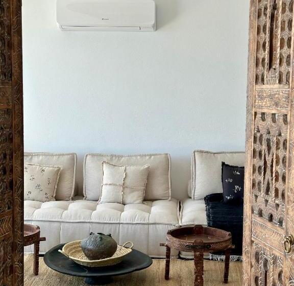 带1个卧室的带海景的公寓, Casa De Oro Lujo