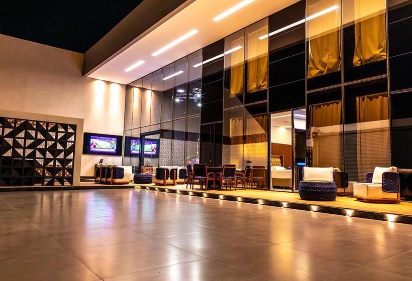 Люкс 3 Спальни, Dubai Motel