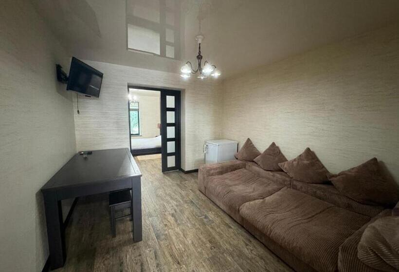 חדר סטנדרט לשלושה, Black Sea Resort