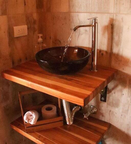 סטודיו דלוקס, D Cabezas Eco