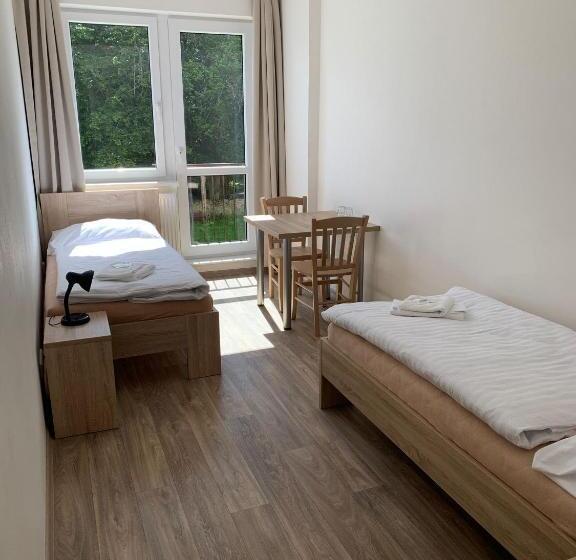 标准间, Manětín