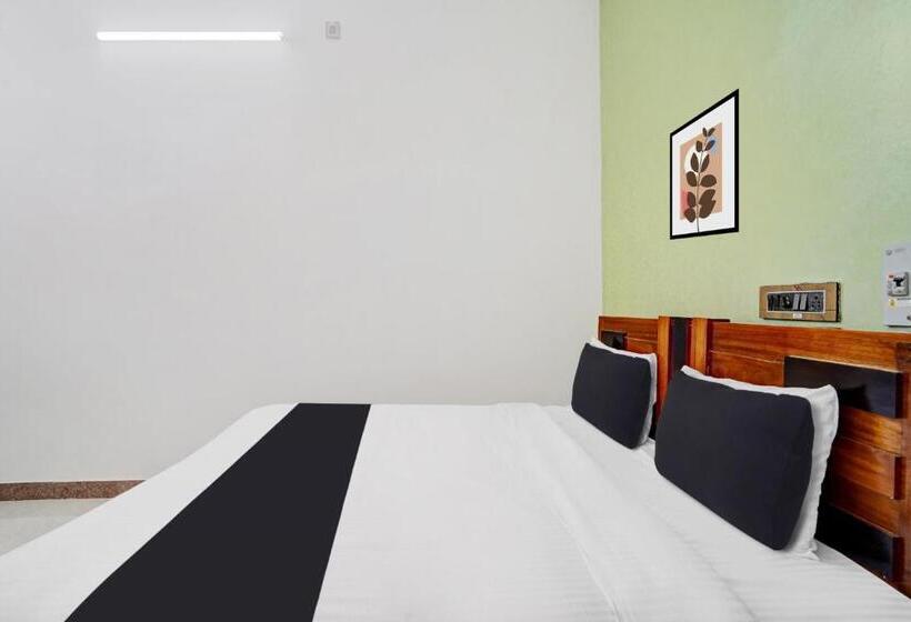 三人经典房间, Oyo Hotel Kailasa