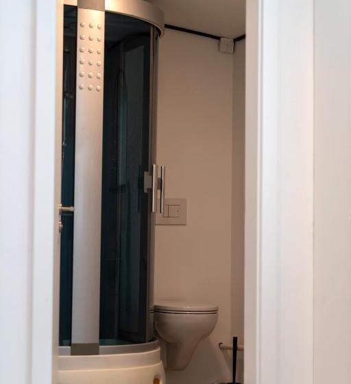 اتاق استاندارد با سرویس بهداشتی مشترک, Comfort & Family Rooms, Hafnarfjörður