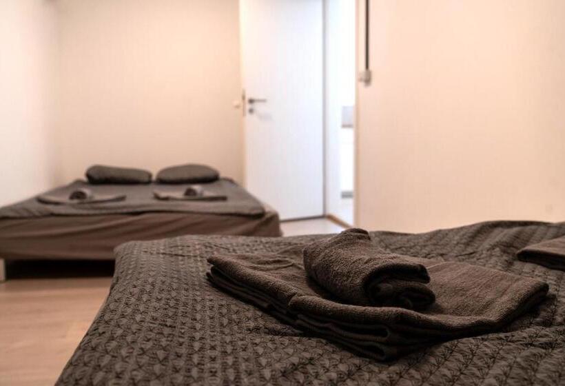 اتاق خانوادگی با سرویس بهداشتی مشترک, Comfort & Family Rooms, Hafnarfjörður