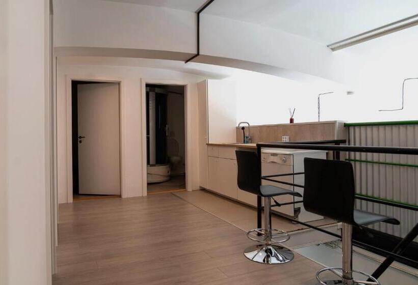 اتاق خانوادگی با سرویس بهداشتی مشترک, Comfort & Family Rooms, Hafnarfjörður
