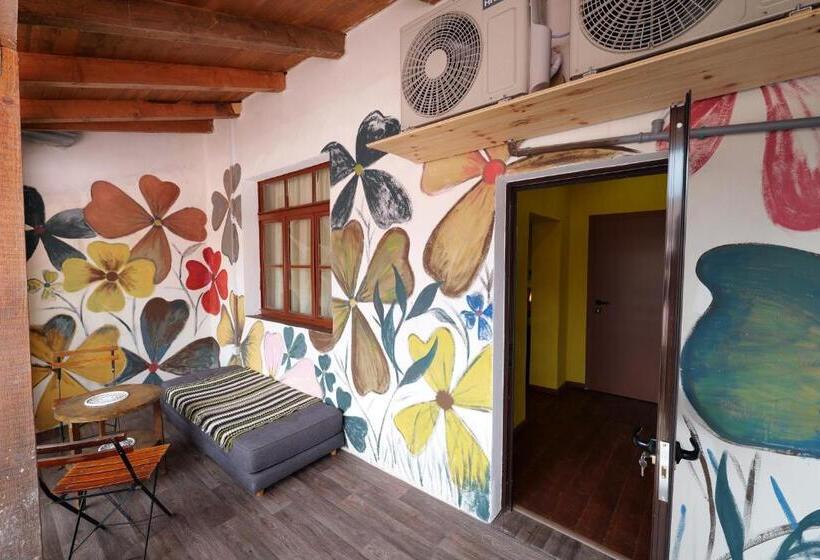 Quarto Familiar, Guesthouse N Odë