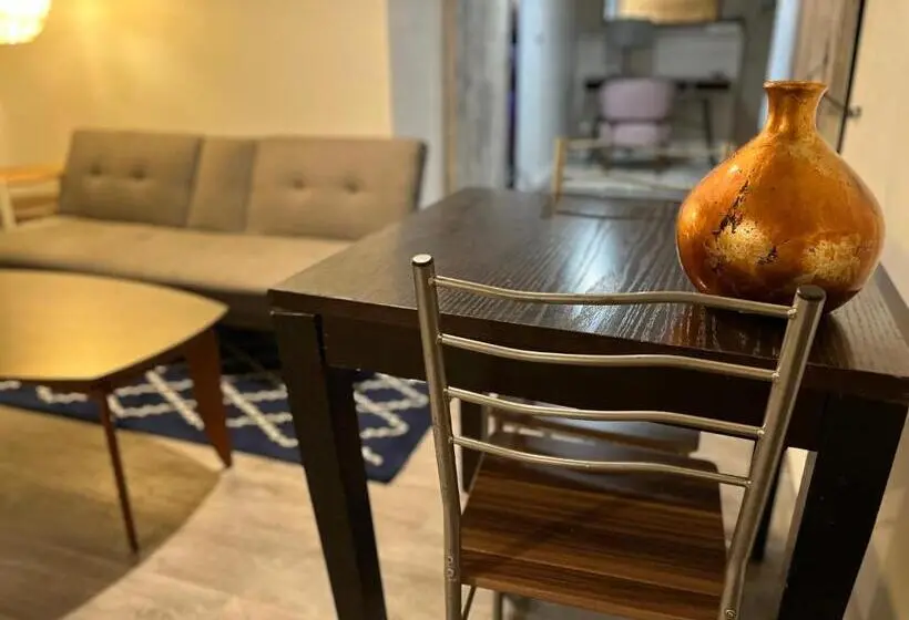 سوئیت جونیور با چشم‌انداز باغ, Oasis Guesthouse