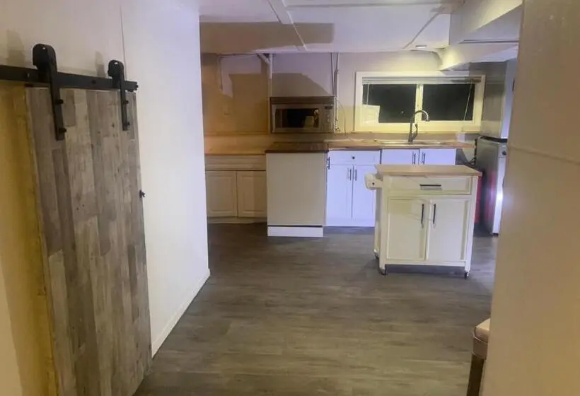 سوئیت با وان آب گرم, Oasis Guesthouse