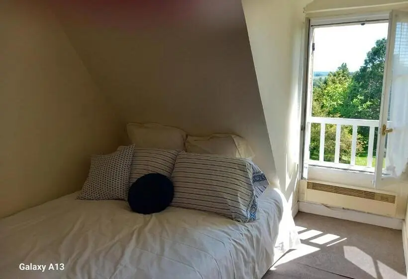 Cameră cvadruplă standard cu vedere la grădină, Maison De La Source