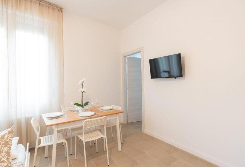 اتاق استاندارد چهار تخته, Mentana Guest House