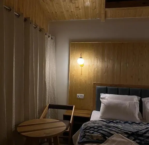 Chambre Standard Vue Lac, Rangjon Resort