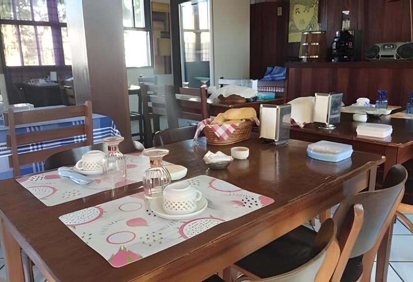 디럭스 스위트 킹 침대, Carvalho S B&b